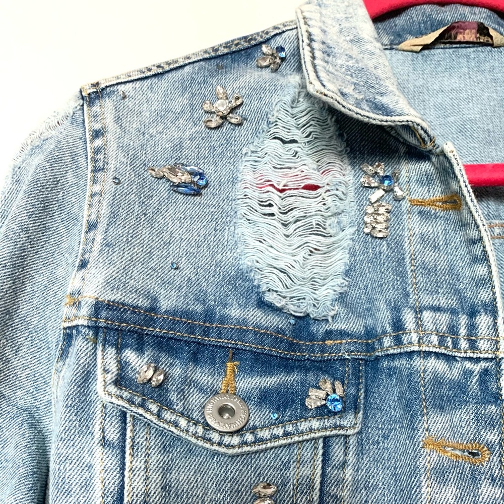 Distressed rhinestone denim jacket - Picture 5 of 6